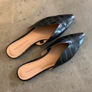 Black Pointed Toe Flats. Size 11